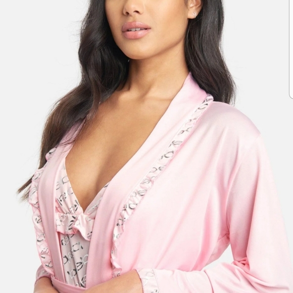 Bebe Robe - Picture 4 of 4